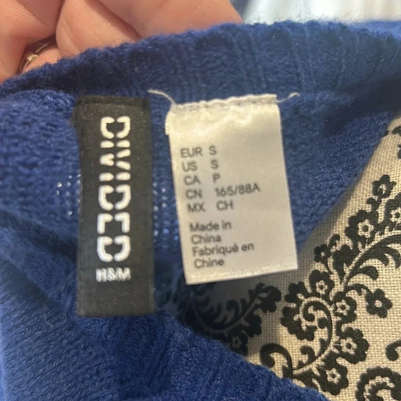 H&M Divided funny “take it slow in the snow” sloth sweater - Picture 4 of 4